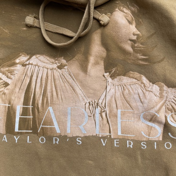 Taylor Swift Fearless TV Mustard Hoodie Size Large - Picture 7 of 8
